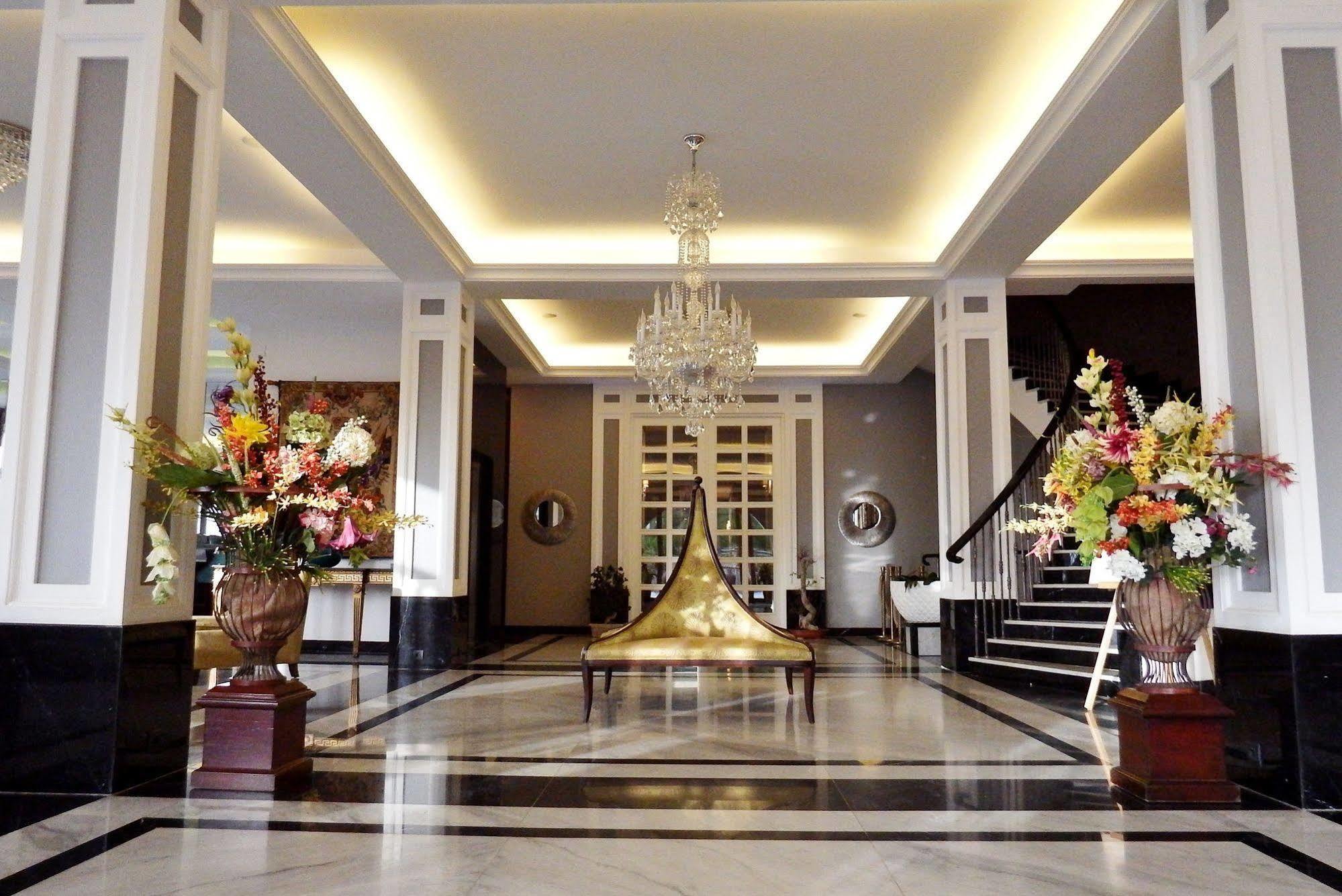 Cherry Blossom Boutique Hotel Bḩamdūn Exterior foto